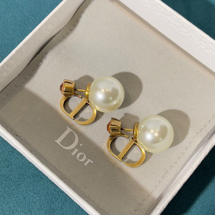 Dior Fashion Women's Letter Stud Earrings Accessories Jewelry #nigo89567