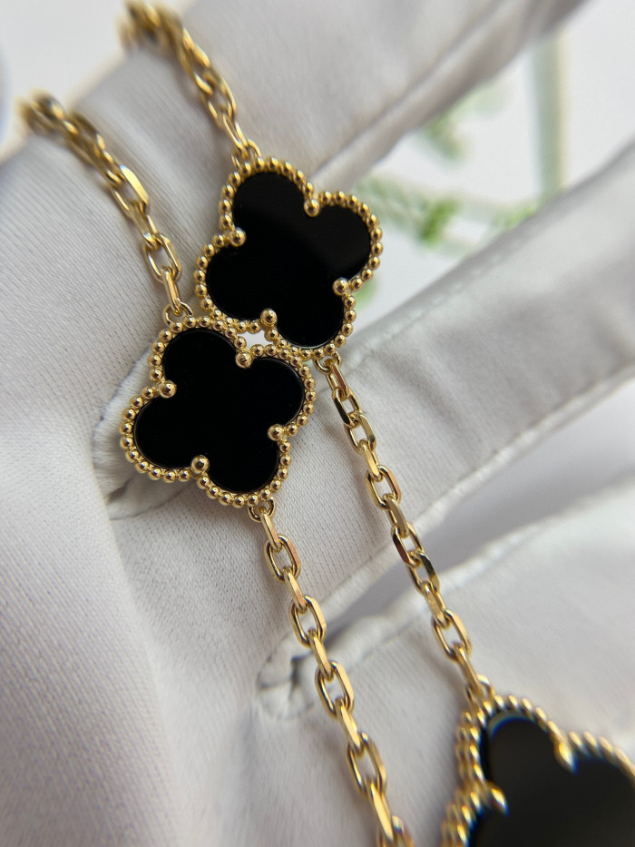 Van Cleef & Arpels Premium Decorative Gold Necklace #nigo57168