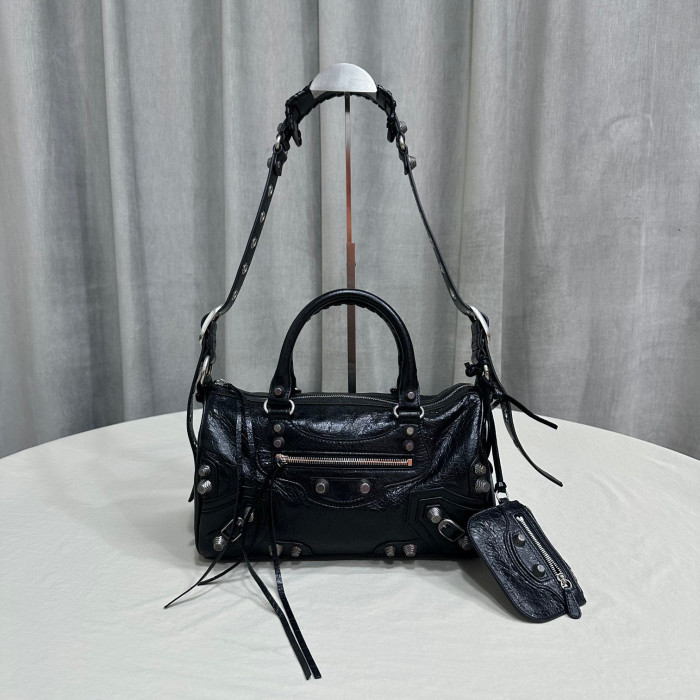 Balenciaga Women's Le Cagole Duffle Bag In Black Ngvp #nigo5665
