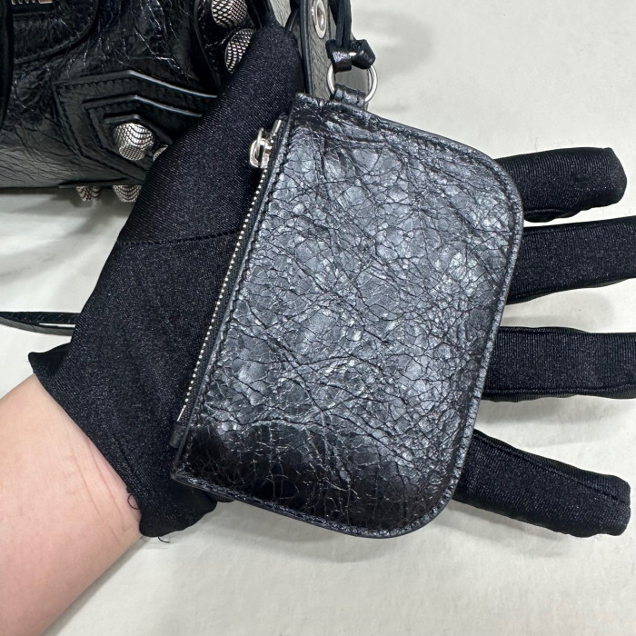 Balenciaga Women's Le Cagole Duffle Bag In Black Ngvp #nigo5665