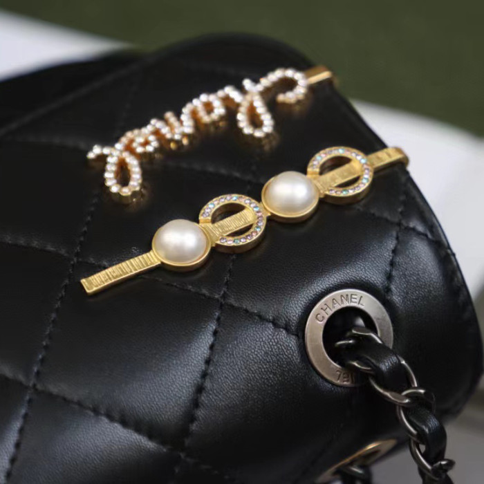 Chanel Metal-Embellished Leather One-Shoulder Crossbody Bag #nigo53852