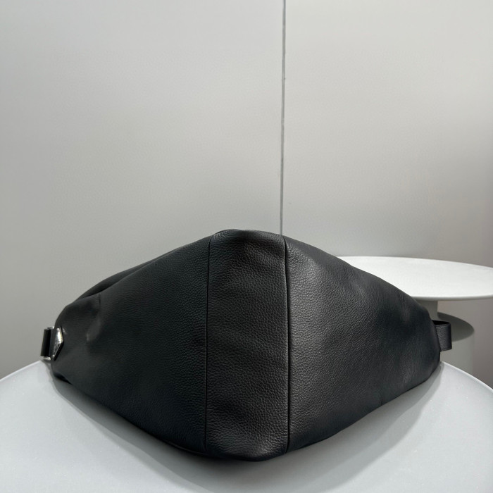 Prada Leather Oversized Triangle Bag #nigo53765