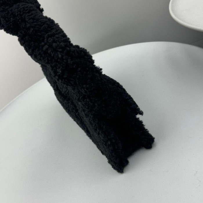 Jacquemus Single Color Lamb Wool Shoulder Bag #nigo3413