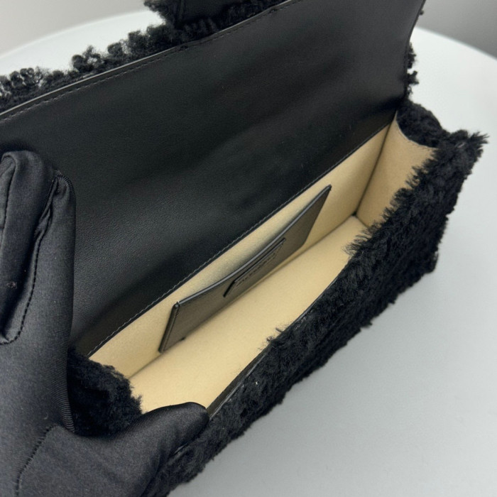 Jacquemus Single Color Lamb Wool Shoulder Bag #nigo3413