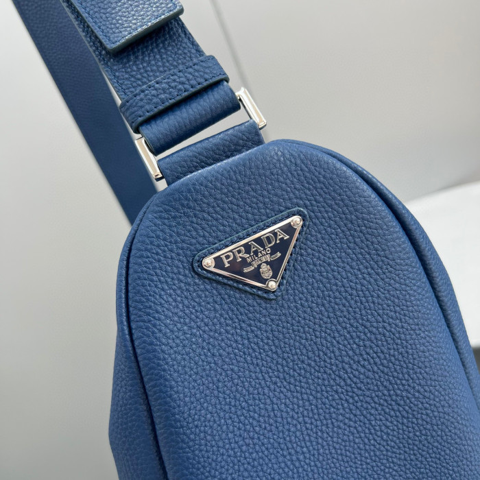Prada Leather Oversized Triangle Bag #nigo53765