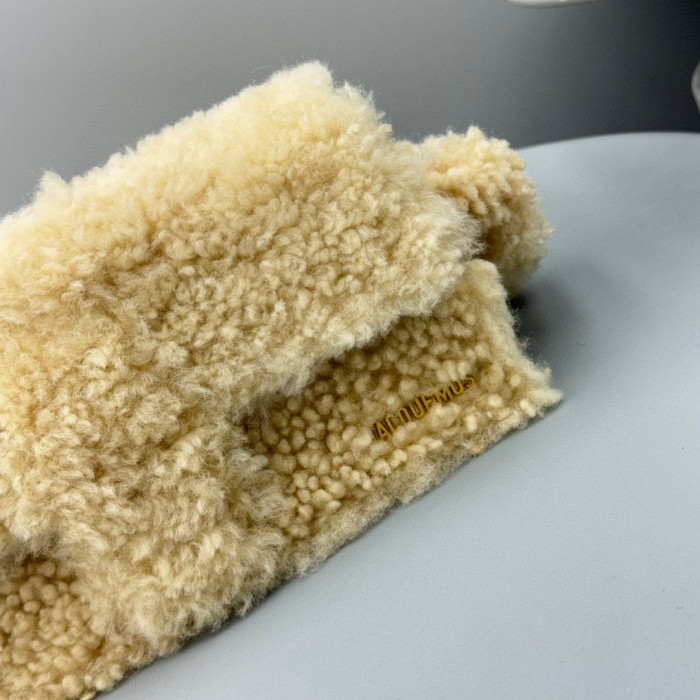 Jacquemus Single Color Lamb Wool Shoulder Bag #nigo3413