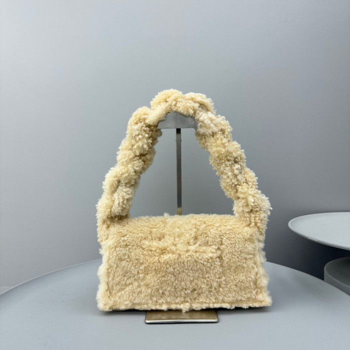 Jacquemus Single Color Lamb Wool Shoulder Bag #nigo3413