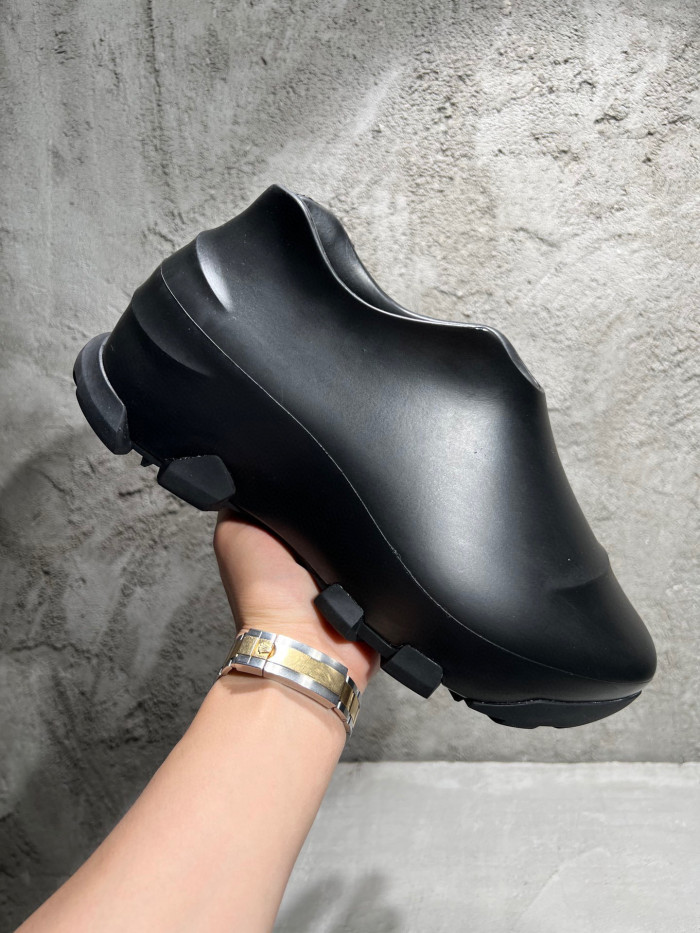 Givenchy Rubber Low-Top Bread Shoes #nigo1533