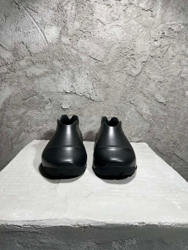 Givenchy Rubber Low-Top Bread Shoes #nigo1533