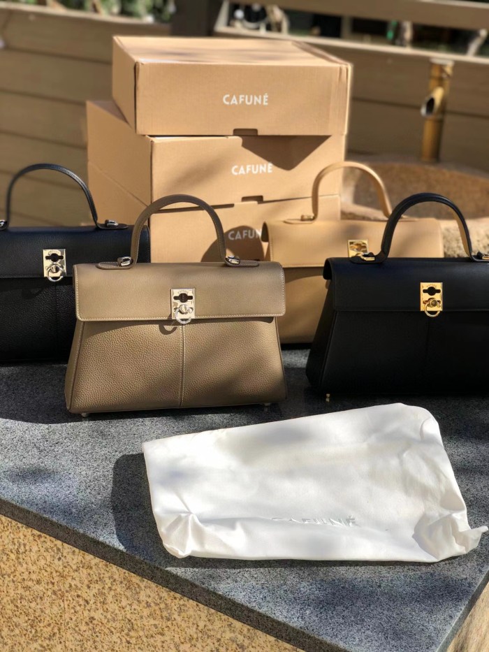 CAFUNE Women's Leather One Shoulder Handbag Bag #nigo56274
