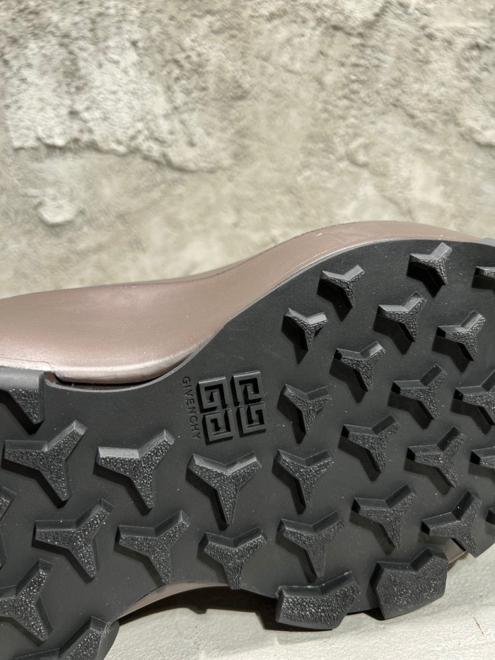 Givenchy Rubber Low-Top Bread Shoes #nigo1533