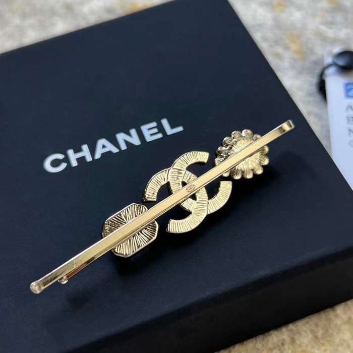 Chanel Heart-Shaped Rhinestone Hair Clip Accessories Jewelry #nigo82446