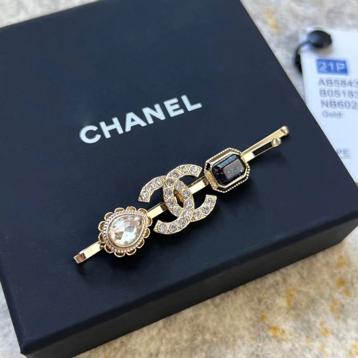 Chanel Heart-Shaped Rhinestone Hair Clip Accessories Jewelry #nigo82446
