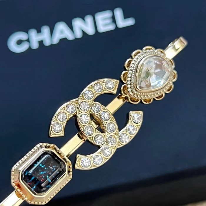 Chanel Heart-Shaped Rhinestone Hair Clip Accessories Jewelry #nigo82446