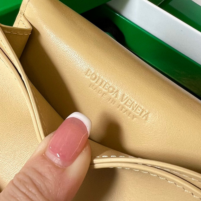 Bottega Veneta Leather Woven Card Bag Ngvp #nigo6229