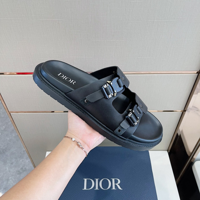 DIOR NIGO Summer Flat Sandals Wearing Slippers Outside #nigo94649