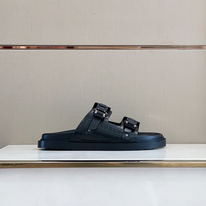 DIOR NIGO Summer Flat Sandals Wearing Slippers Outside #nigo94649
