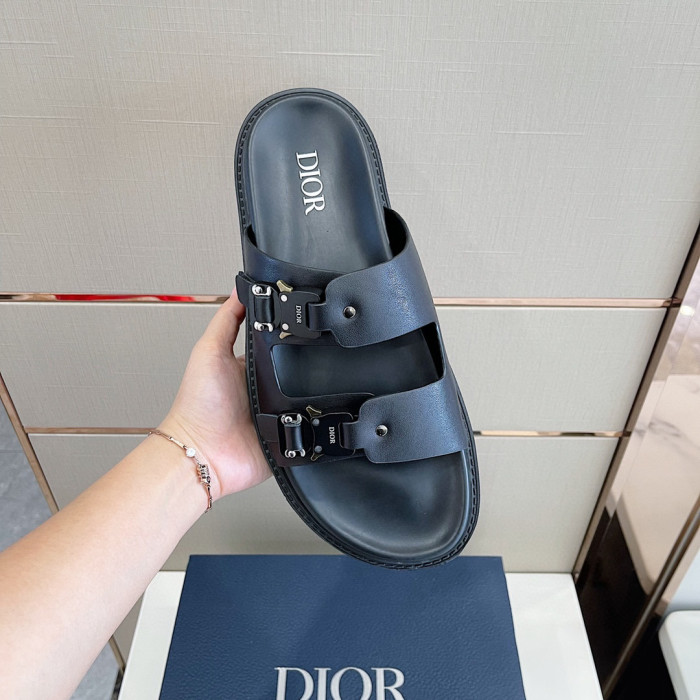 DIOR NIGO Summer Flat Sandals Wearing Slippers Outside #nigo94649