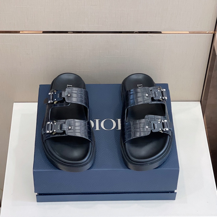 DIOR NIGO Summer Flat Sandals Wearing Slippers Outside #nigo94649