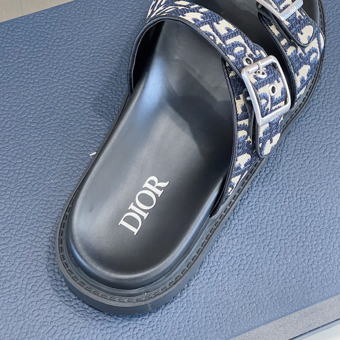 DIOR NIGO Summer Flat Sandals Wearing Slippers Outside #nigo94649
