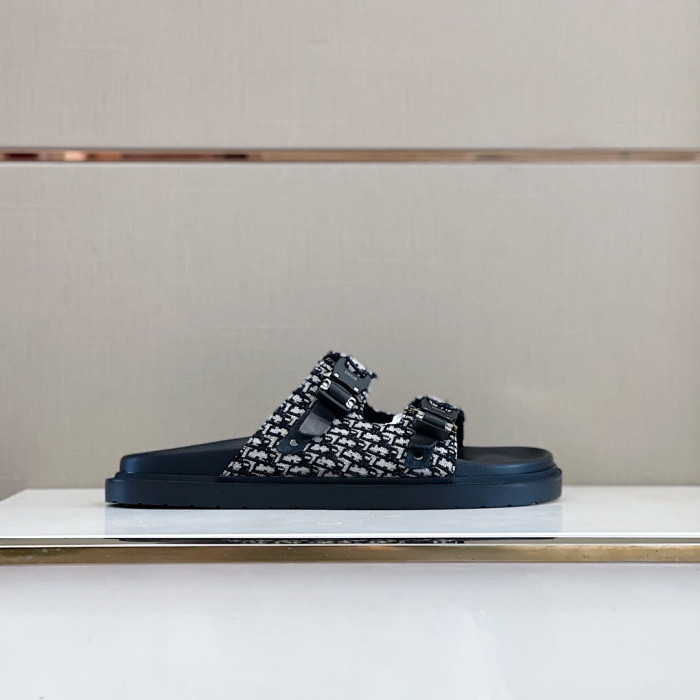 DIOR NIGO Summer Flat Sandals Wearing Slippers Outside #nigo94649
