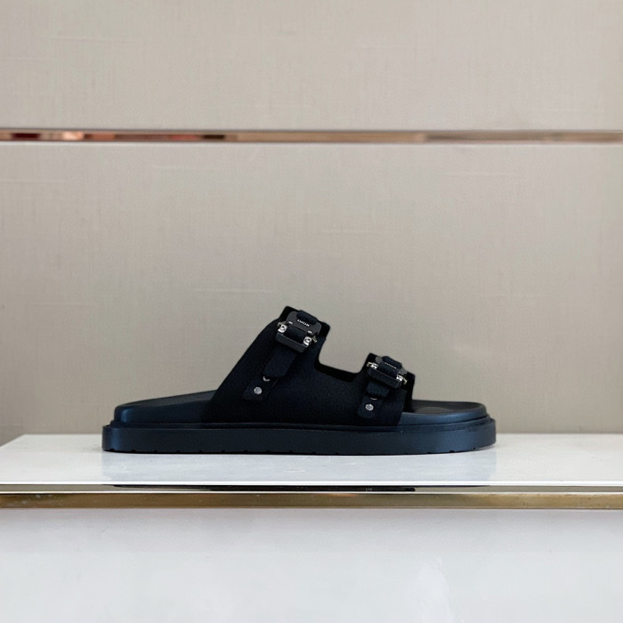 DIOR NIGO Summer Flat Sandals Wearing Slippers Outside #nigo94649