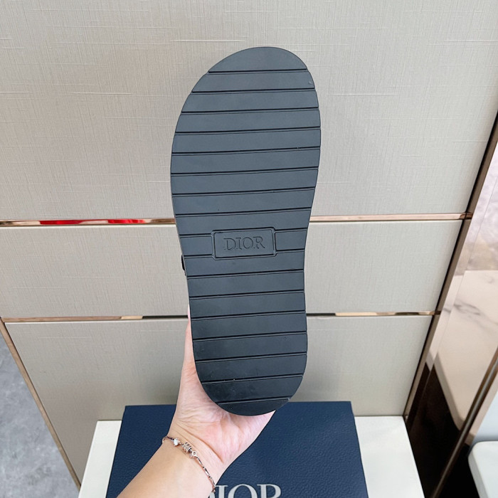 DIOR NIGO Summer Flat Sandals Wearing Slippers Outside #nigo94649
