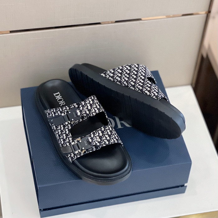 DIOR NIGO Summer Flat Sandals Wearing Slippers Outside #nigo94649