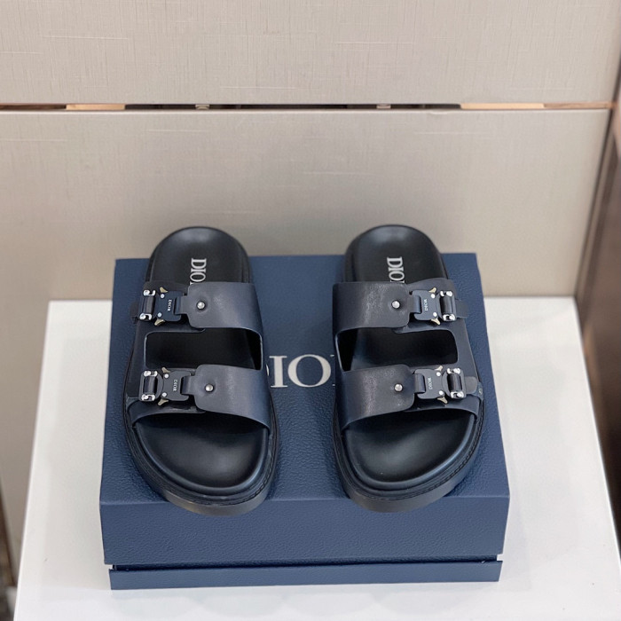DIOR NIGO Summer Flat Sandals Wearing Slippers Outside #nigo94649