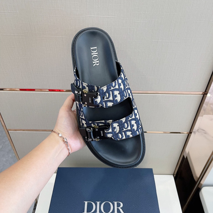 DIOR NIGO Summer Flat Sandals Wearing Slippers Outside #nigo94649