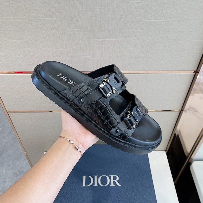 DIOR NIGO Summer Flat Sandals Wearing Slippers Outside #nigo94649