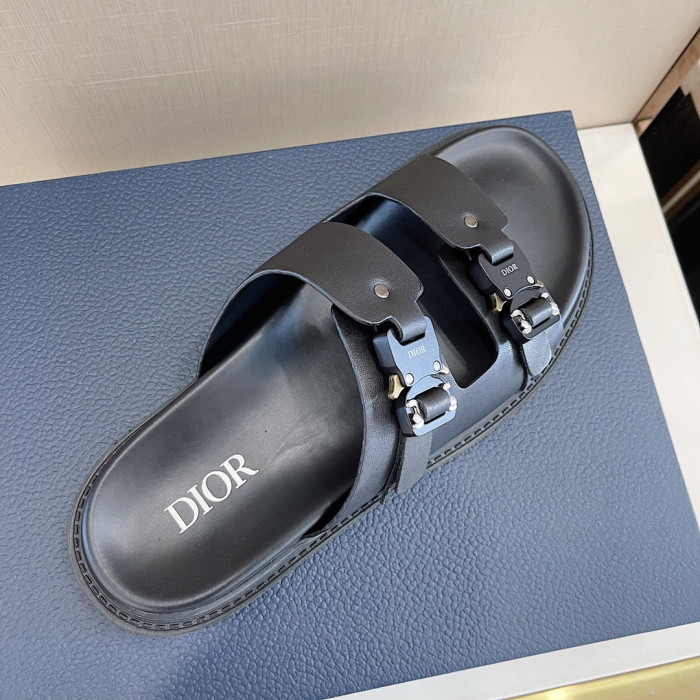 DIOR NIGO Summer Flat Sandals Wearing Slippers Outside #nigo94649
