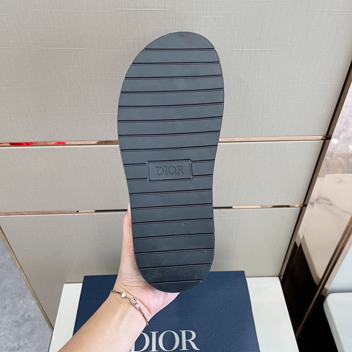 DIOR NIGO Summer Flat Sandals Wearing Slippers Outside #nigo94649