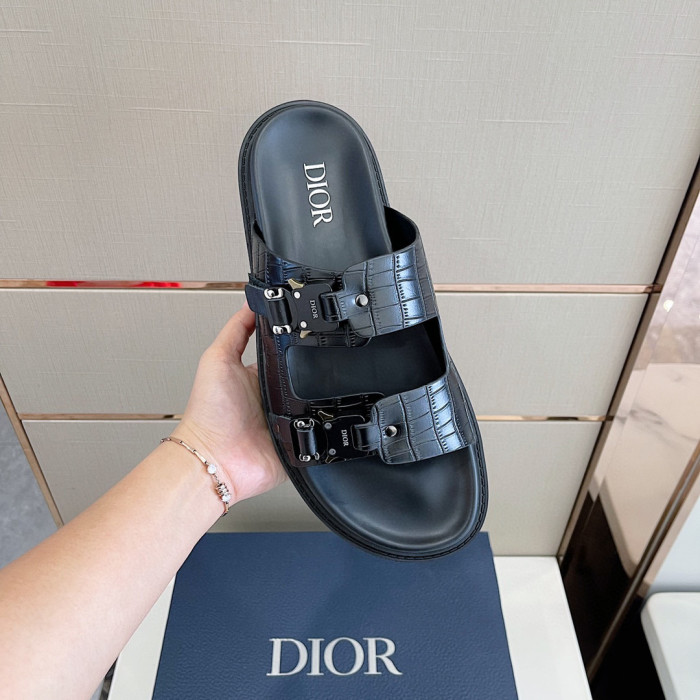 DIOR NIGO Summer Flat Sandals Wearing Slippers Outside #nigo94649