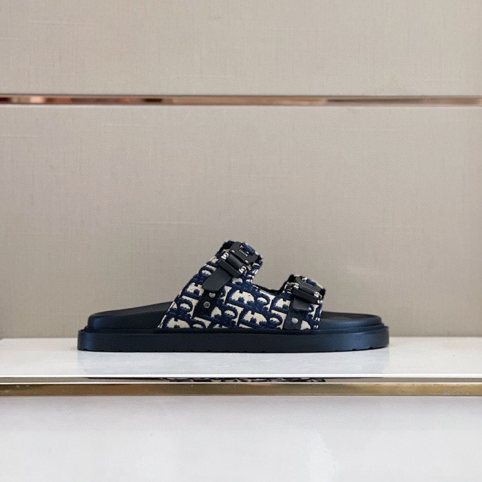 DIOR NIGO Summer Flat Sandals Wearing Slippers Outside #nigo94649