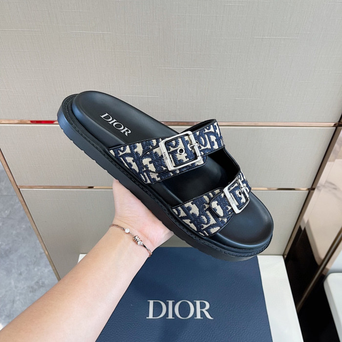 DIOR NIGO Summer Flat Sandals Wearing Slippers Outside #nigo94649