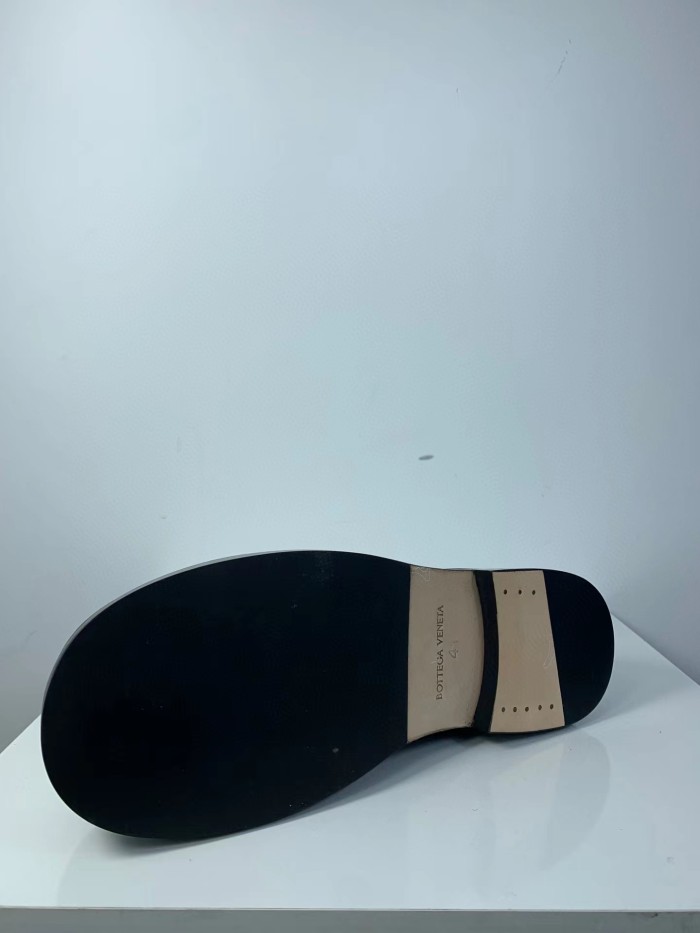 Bottega Veneta  Black Low Top Leather Shoes #nigo6298