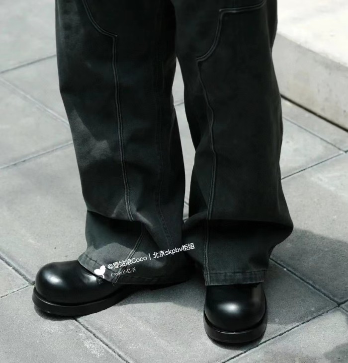 Bottega Veneta  Black Low Top Leather Shoes #nigo6298