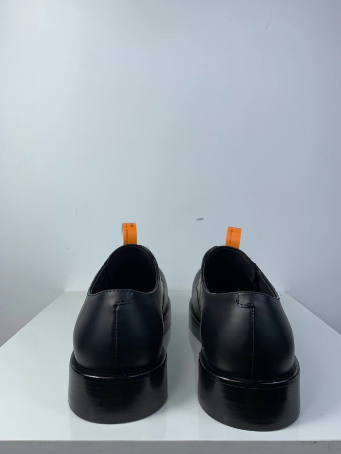 Bottega Veneta  Black Low Top Leather Shoes #nigo6298