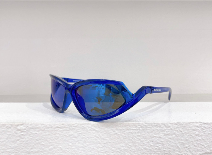 Balenciaga Side Xpander Cat Sunglasses in Black Ngvp #nigo6581