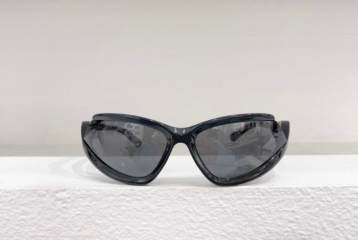 Balenciaga Side Xpander Cat Sunglasses in Black Ngvp #nigo6581