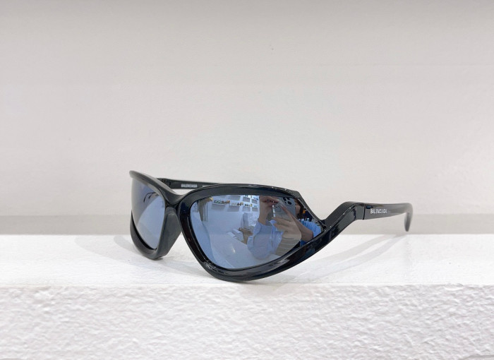Balenciaga Side Xpander Cat Sunglasses in Black Ngvp #nigo6581