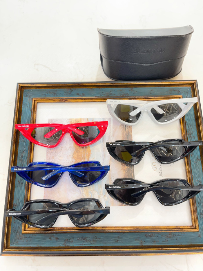 Balenciaga Side Xpander Cat Sunglasses in Black Ngvp #nigo6581
