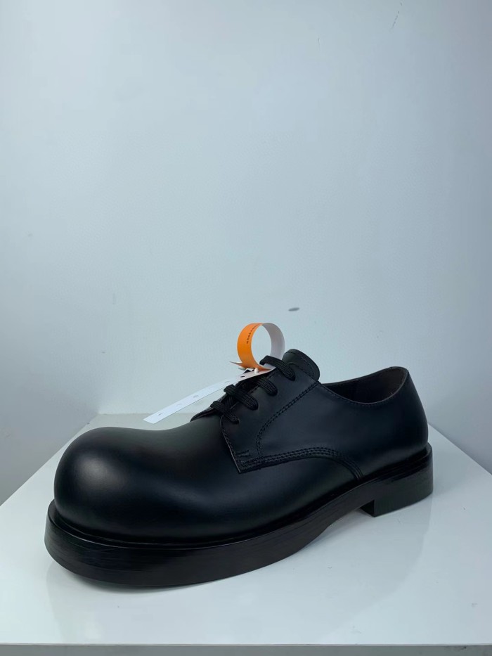 Bottega Veneta  Black Low Top Leather Shoes #nigo6298