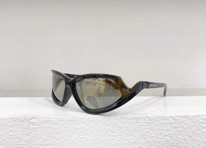 Balenciaga Side Xpander Cat Sunglasses in Black Ngvp #nigo6581