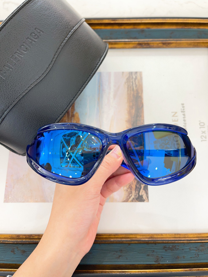 Balenciaga Side Xpander Cat Sunglasses in Black Ngvp #nigo6581