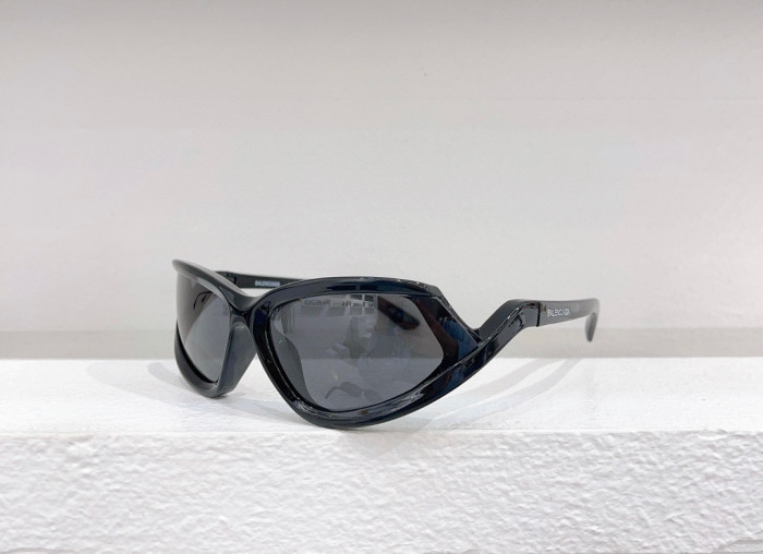 Balenciaga Side Xpander Cat Sunglasses in Black Ngvp #nigo6581