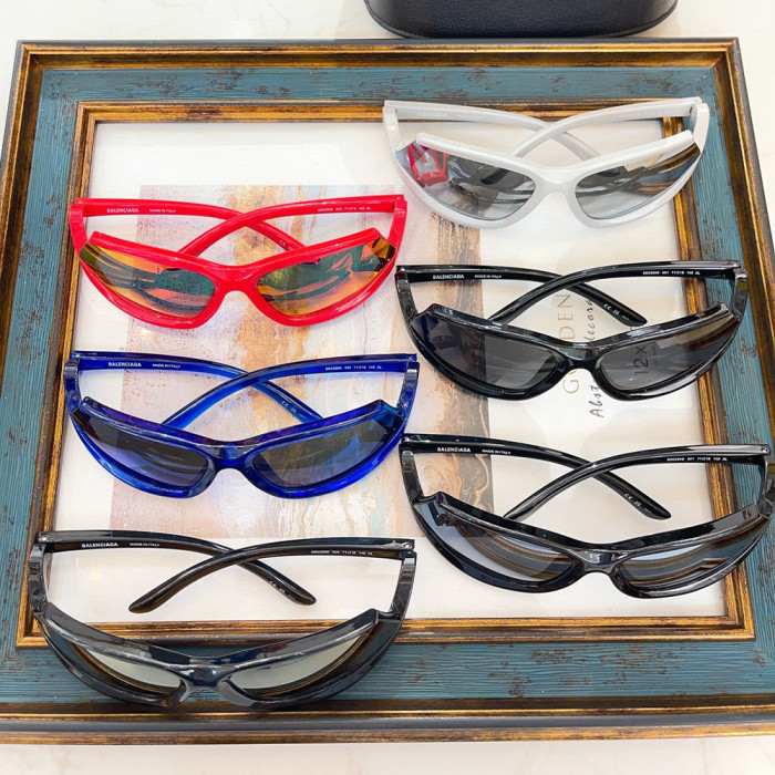 Balenciaga Side Xpander Cat Sunglasses in Black Ngvp #nigo6581
