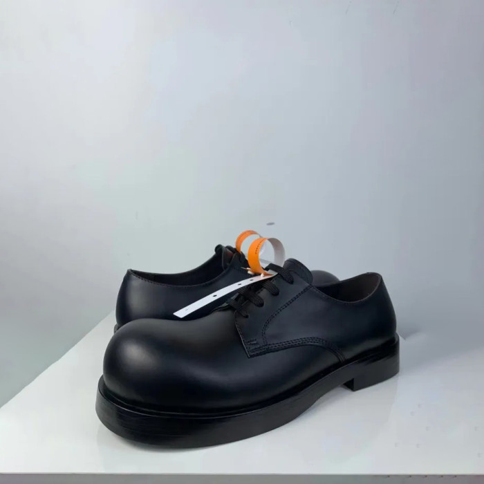 Bottega Veneta  Black Low Top Leather Shoes #nigo6298