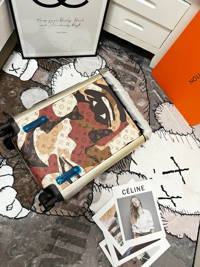 Louis Vuitton HORIZON Leather Printed Luggage #nigo21865